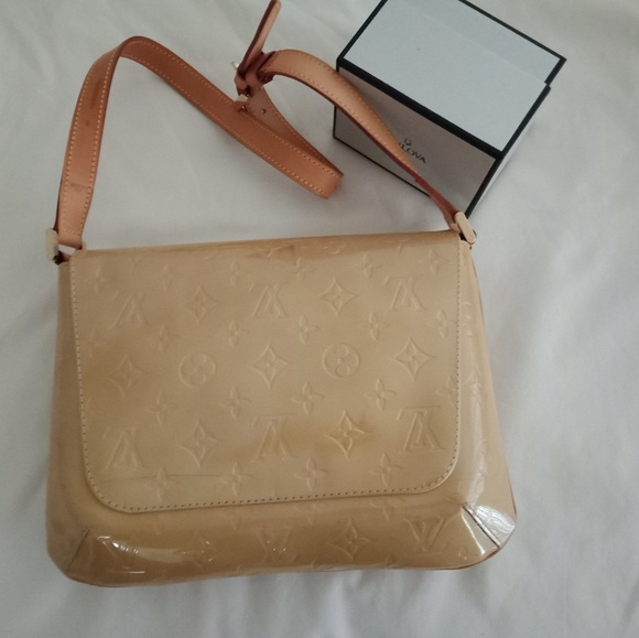 Louis Vuitton Handbags - LV Vernis Thompson